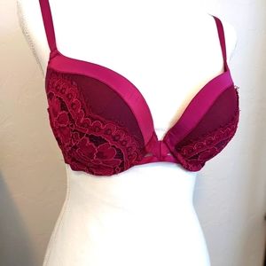 Victoria's Secret Very Sexy Pushup Bra 34D